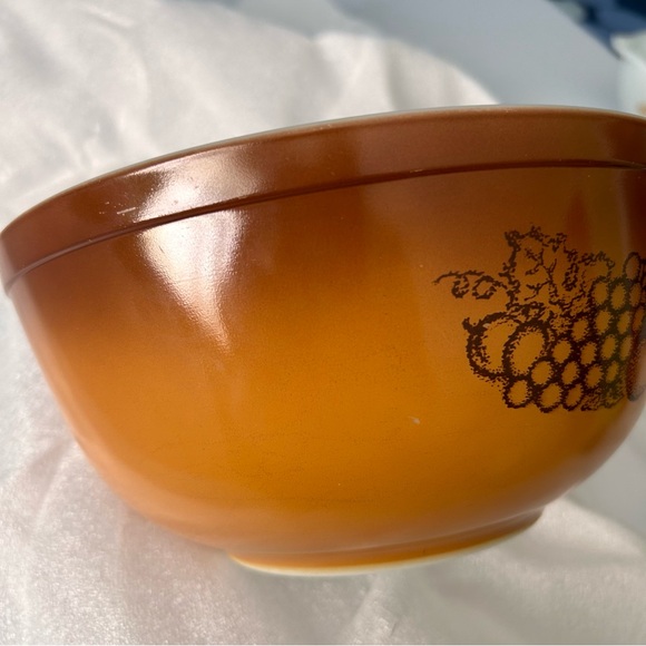 Pyrex Old Orchard mixing bowl 403 - Picture 3 of 6